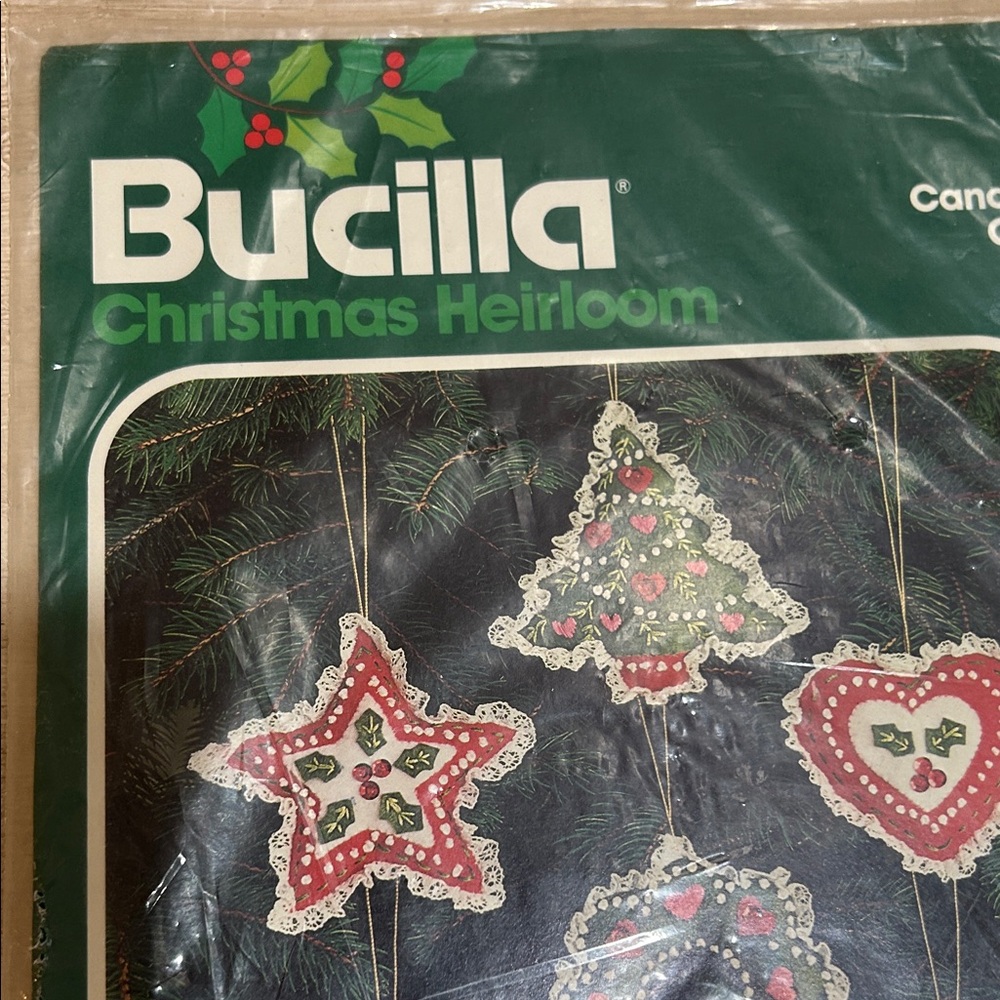Bucilla Holiday Treasures Felt Ornaments - Red, Green, White-i’m - Picture 3 of 11